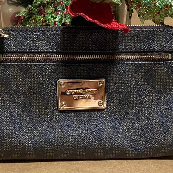 Michael Michael Kors👑Small Purse - Picture 3 of 11